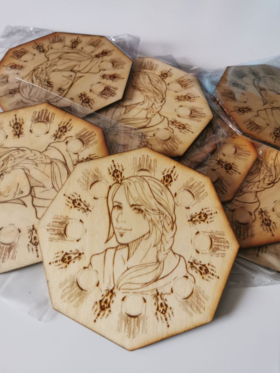 FFXIV Untersetzer aus Holz